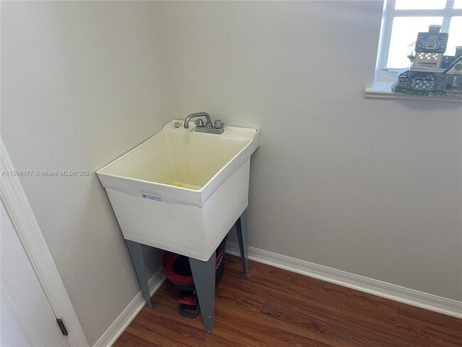 Building Photo - 6425 Las Palmas Way