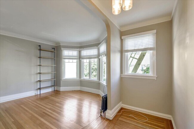 Building Photo - 1237 Chestnut St