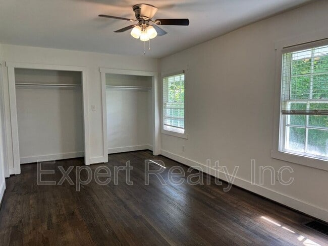 Building Photo - 305 Sterrett Ave