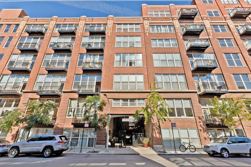 Building Photo - 1500 W Monroe St