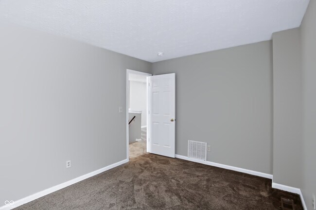 Building Photo - 5439 Lake Boggs St