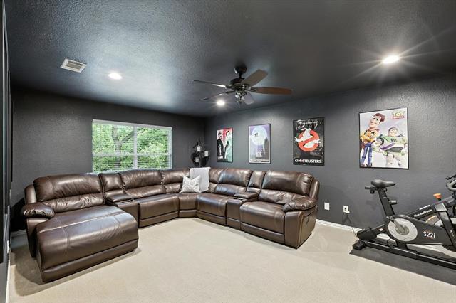Building Photo - 33 Oak Forrest Cir