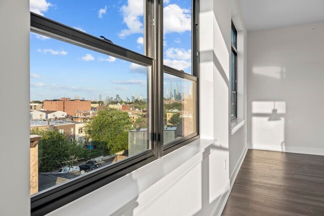 Building Photo - 121 34th St