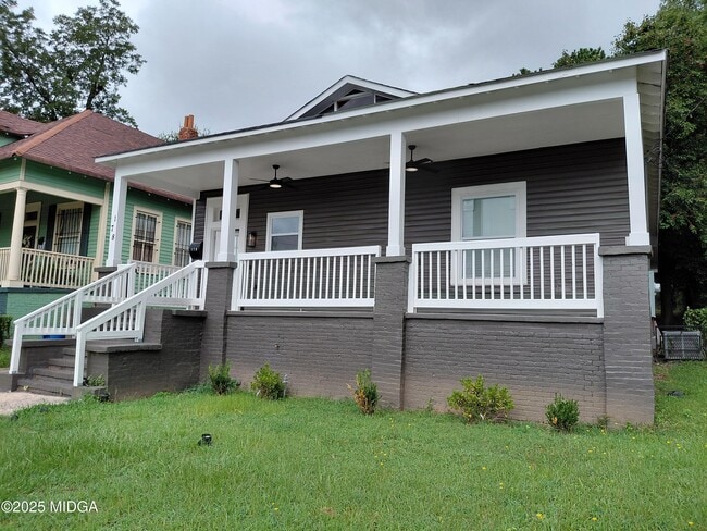 Building Photo - 178 Culver St
