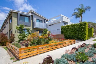 Building Photo - 3538 Keystone Ave