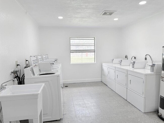 Building Photo - 3301 58th Ave S