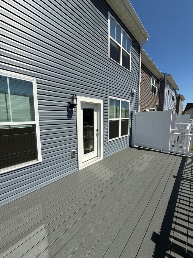 Building Photo - Stylish Townhome Overlooking River Marsh Golf Course- Cambridge, MD