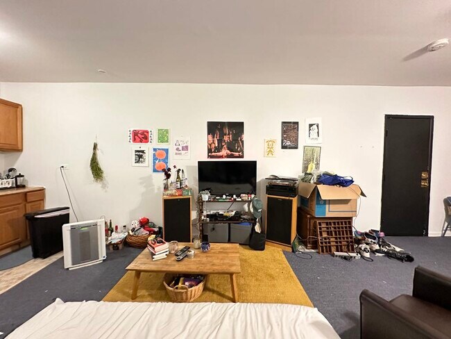 Building Photo - 5710 N Winthrop Ave