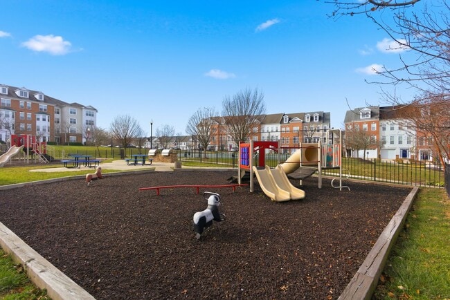 Building Photo - Lovely 3 BR/2.5 BA Townhome in Camp Springs!