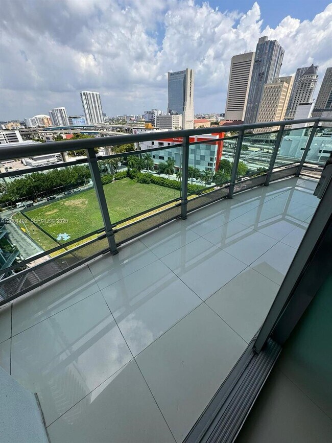 Building Photo - 350 S Miami Ave