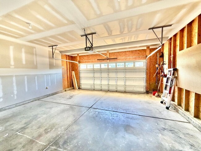 Building Photo - Spacious 3BR/2.5BA Home on Quiet Cul-de-Sac in Knightdale's Churchill Community