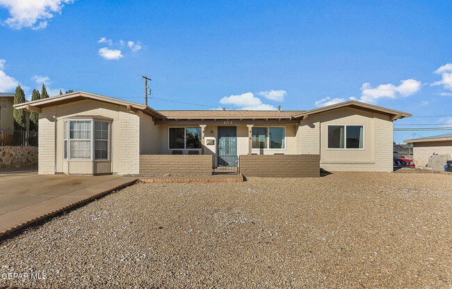 Primary Photo - 4713 Sun Valley Dr