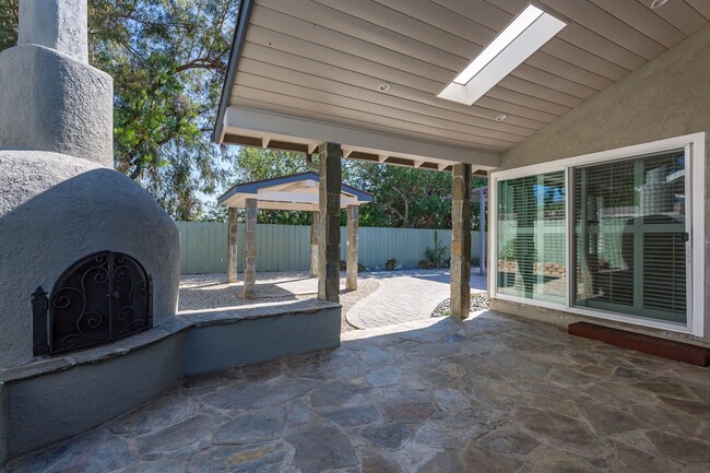 Building Photo - Renovated Home in Tierrasanta