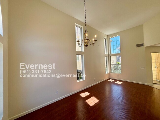 Building Photo - 3-Bedroom, 2.5-Bathroom Home with Modern A...