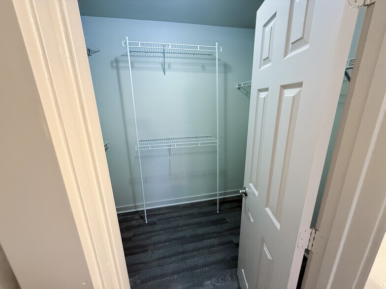 Building Photo - 507 W Briarbrook Ln