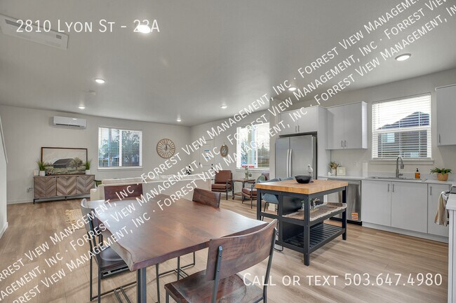 Building Photo - 2810 SE Lyon St