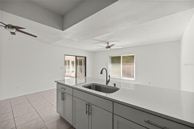 Building Photo - 15121 SW 35th Avenue Rd
