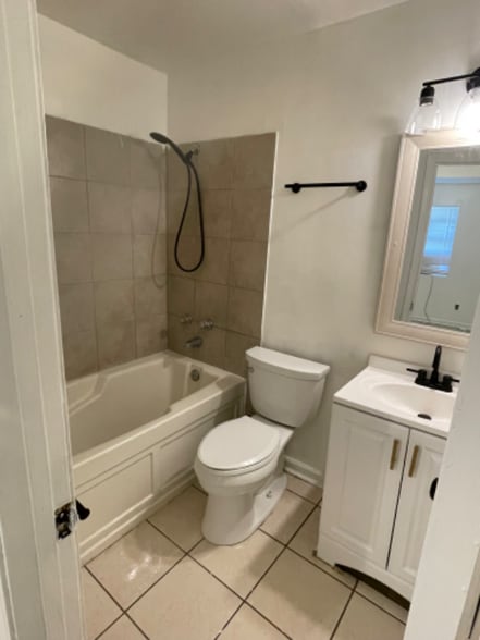 Building Photo - 3221 Jupiter Dr