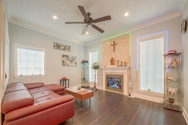 Building Photo - 5439 Fern Park Dr