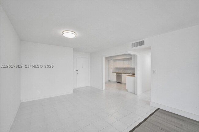Building Photo - 1600 S Ocean Dr