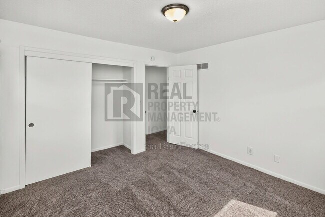 Building Photo - 3414 SW 42nd St