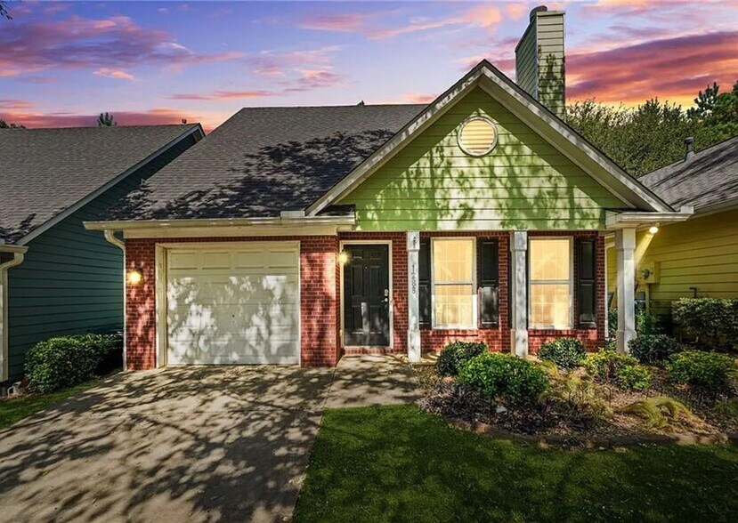 Building Photo - 1288 Gates Cir SE