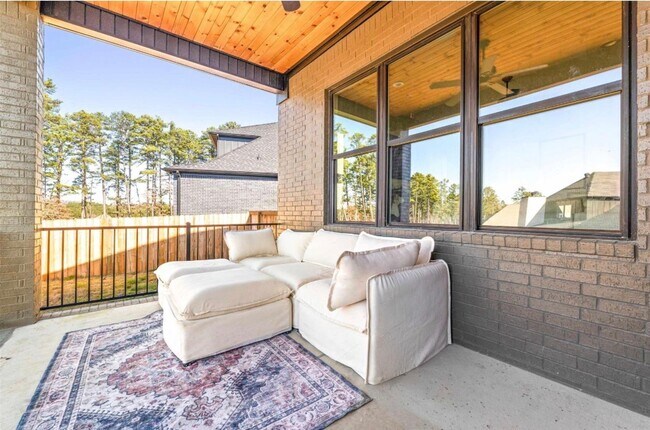 Building Photo - Modern luxury available in Fletcher Ridge