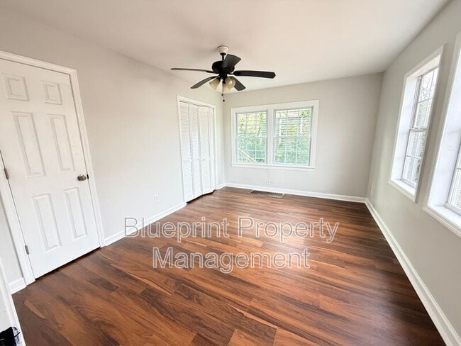 Building Photo - 1701 4th Terrace W