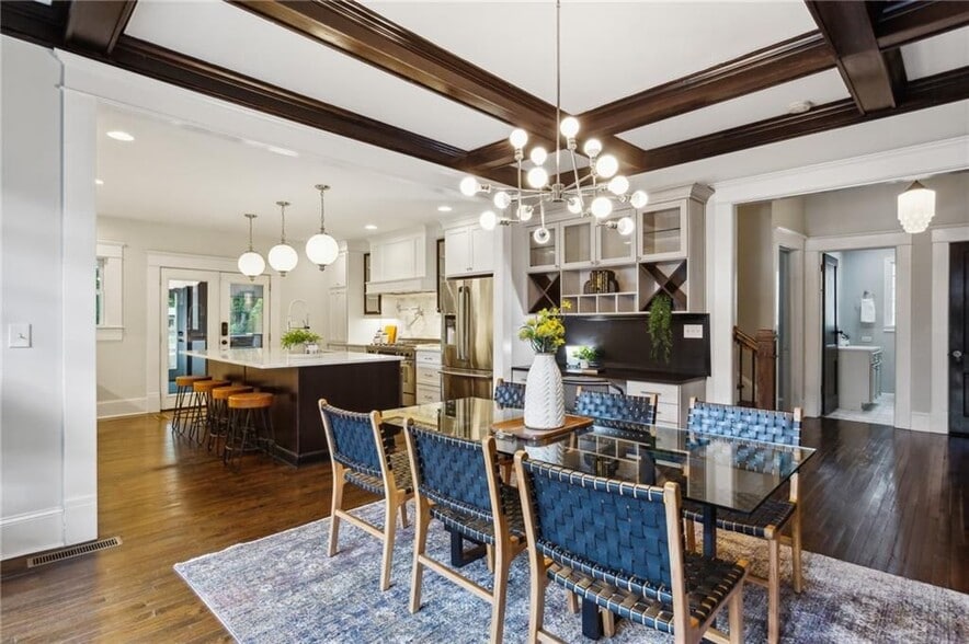 Building Photo - 843 Monroe Dr NE