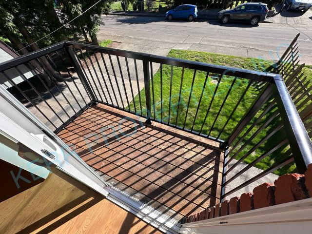 Building Photo - 253 SE Kelly Ave