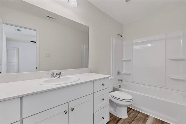 Building Photo - 225 Savannah Wy