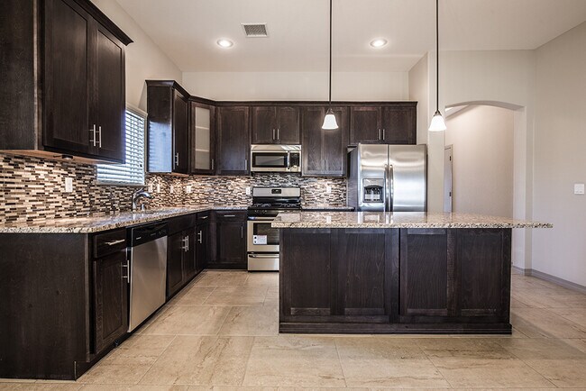 Building Photo - ELEGANT EASTSIDE PROPERTY