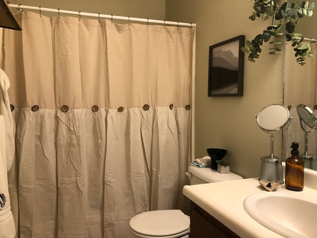 Building Photo - Great Location!!! Five Points, Tanyard Condominium's Available August 1st