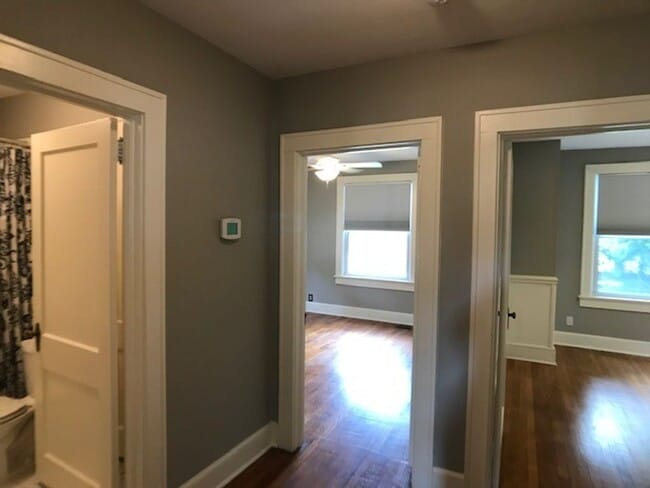 Building Photo - Adorable Inside the Beltline bungalow with lots of charm!