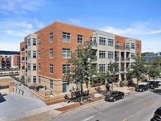 1925 Building - 1925 N Water St