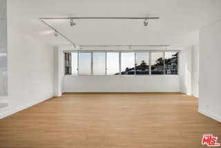 Building Photo - 17352 Sunset Blvd