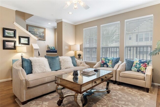 Building Photo - This Condo is The Perfect Blend of Comfort...