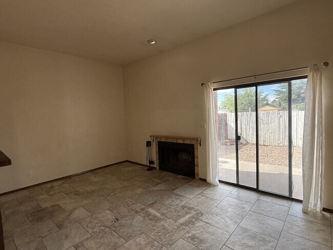 Building Photo - 13515 Mccall Ct NE