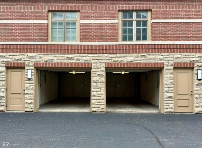 Building Photo - 2105 N Meridian St