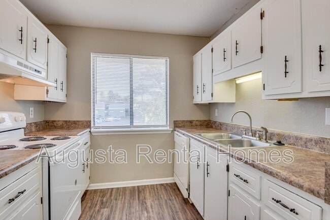 Building Photo - 2812C Thomas Lane