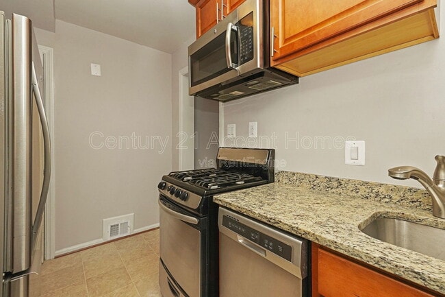 Building Photo - 2707 Jefferson Dr