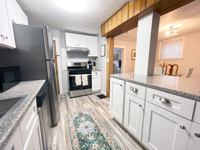 Building Photo - 3923 Bluestone Rd