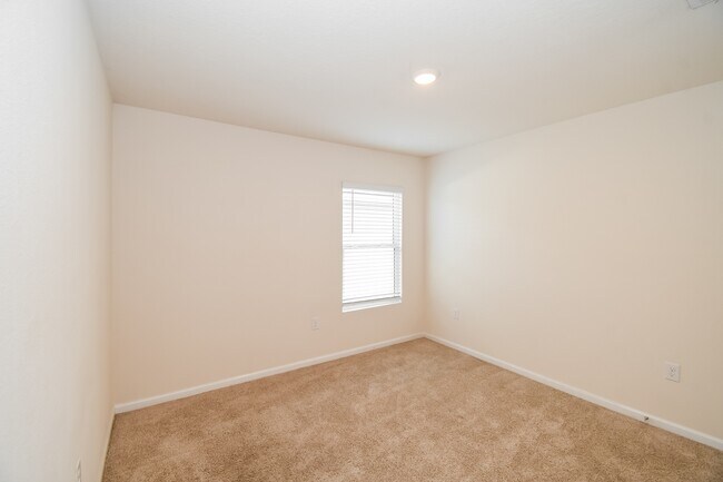 Building Photo - 86269 Express Ct