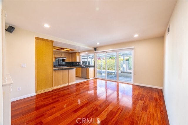 Building Photo - 157 Christina St