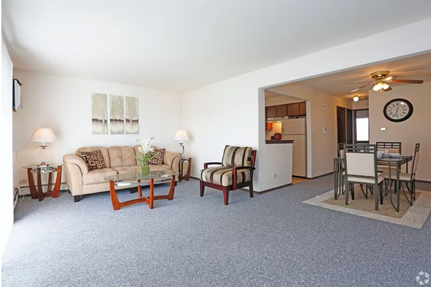 Interior Photo - 250 Yates Ave
