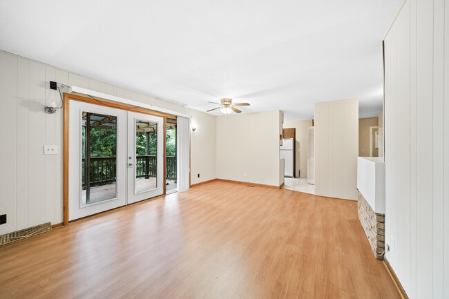 Living room and entry to deck - 162 Osborne St