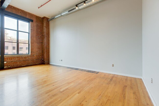 Building Photo - 1350 Rosa L Parks Blvd