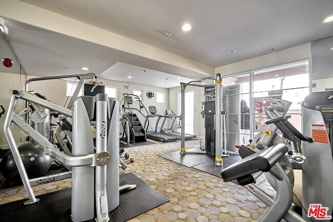 Building Photo - 360 W Ave 26