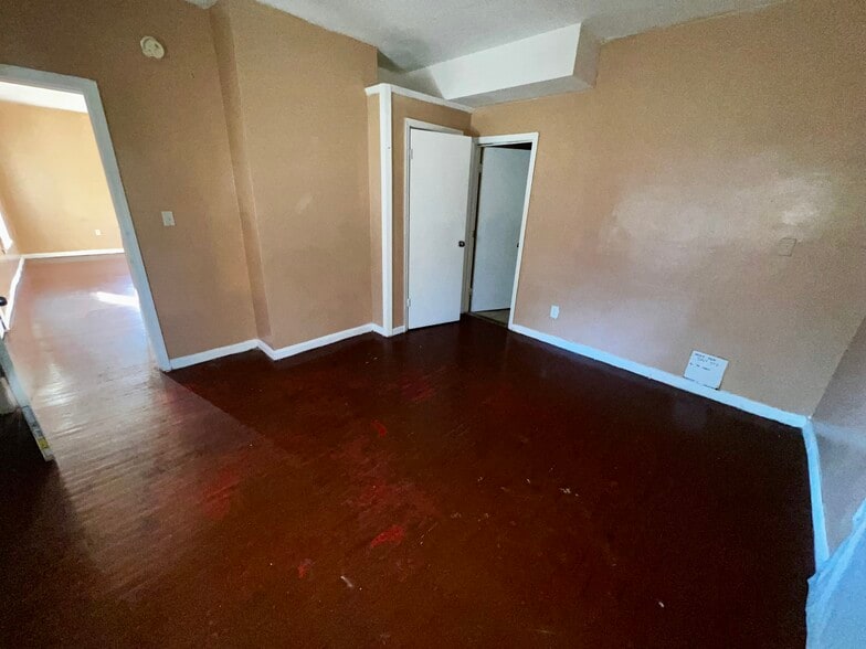 Building Photo - 914 Bullitt Ave SE