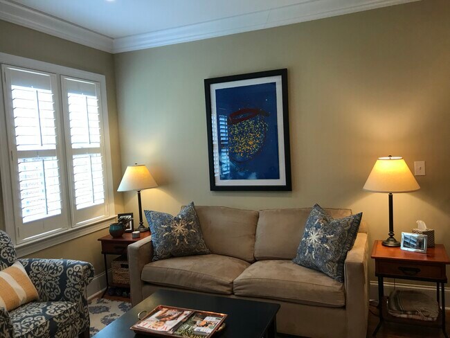 Building Photo - 100 N Laurel Ave